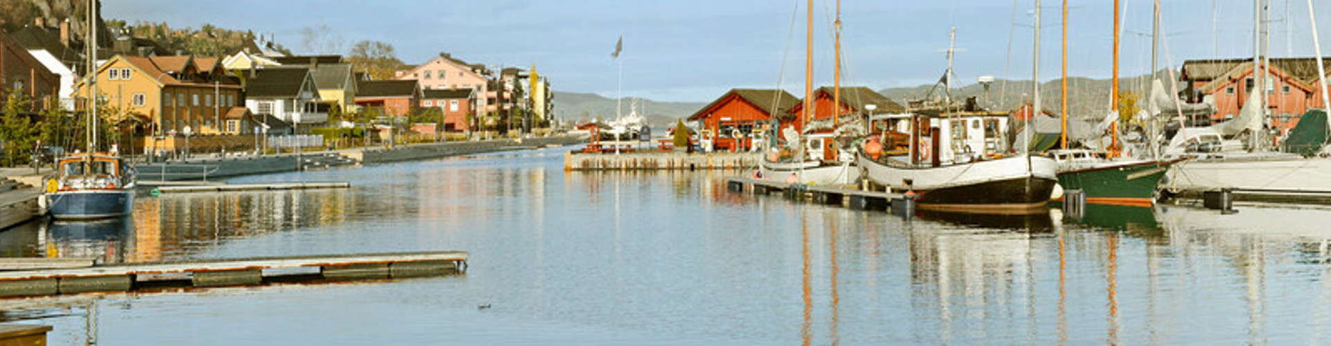 Holmestrand Sentrum Med Flott Båthavn Og Gjestebrygge 2
