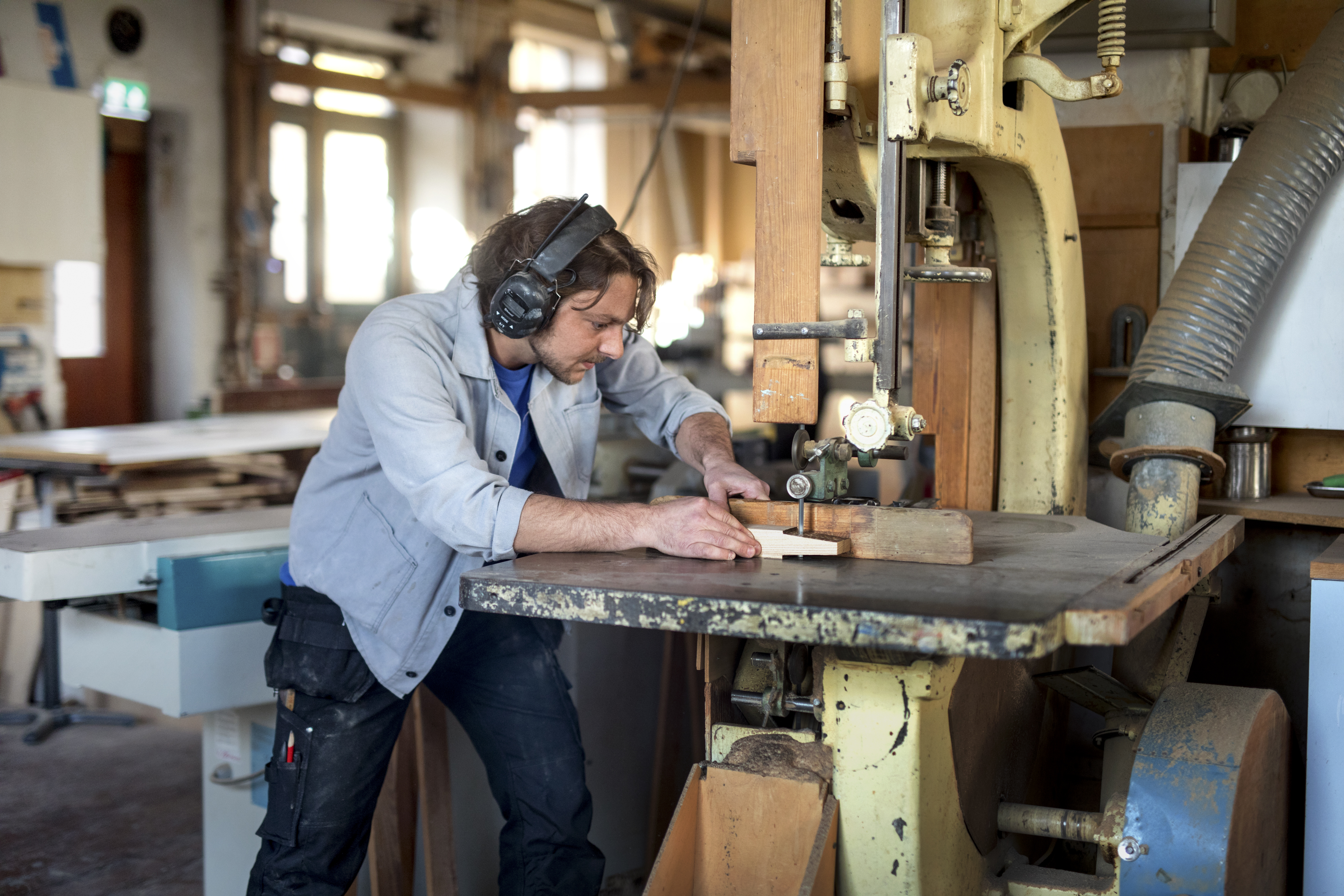 Møbelsnekker Saging